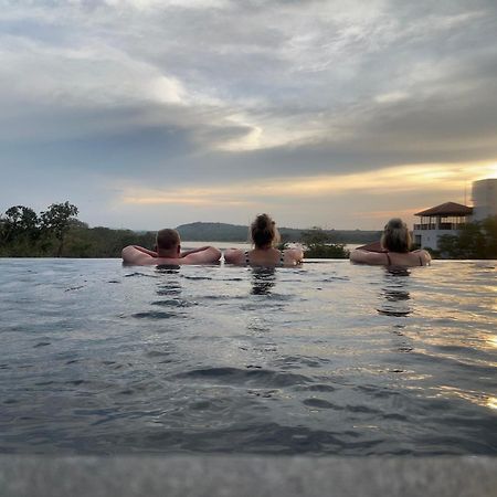 Sundown Lake Hotel & Spa Хабарана Екстер'єр фото