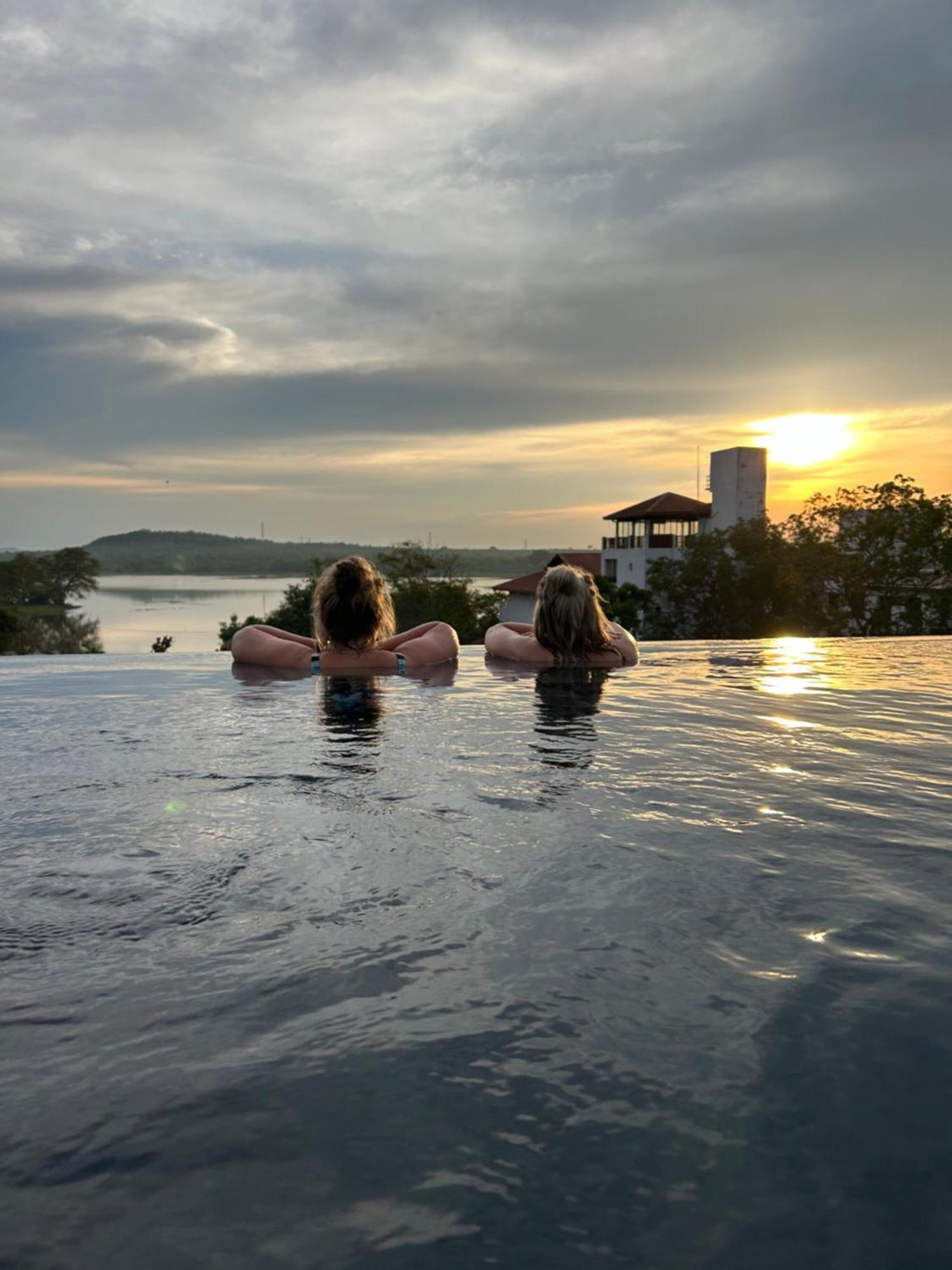 Sundown Lake Hotel & Spa Хабарана Екстер'єр фото