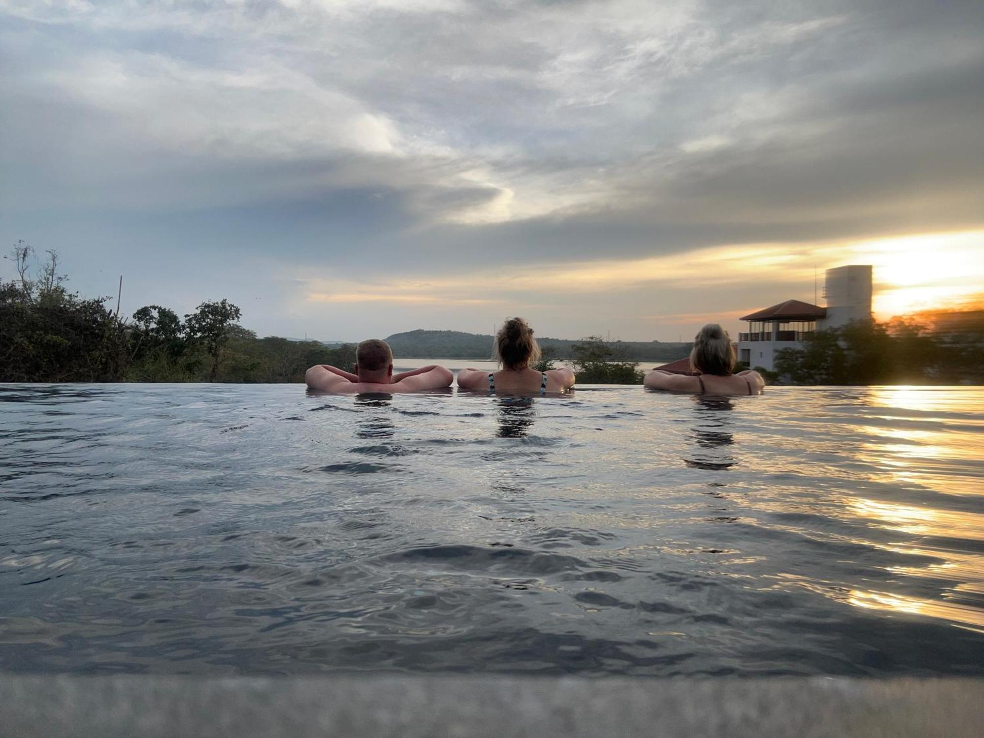 Sundown Lake Hotel & Spa Хабарана Екстер'єр фото